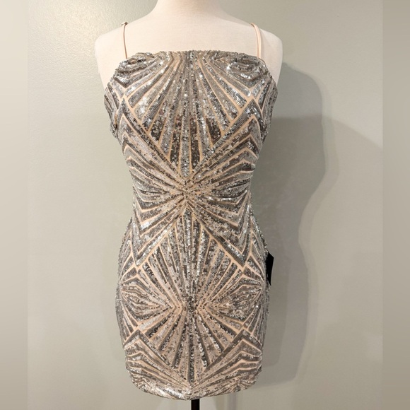 Lulus Dresses & Skirts - Lulus Lost In Your Eyes silver nude sequin bodycon mini dress NWT Small